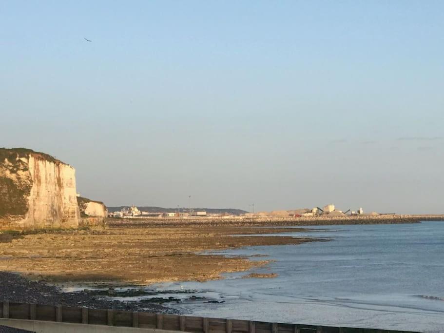 A L Abri Des Embruns Holiday home Dieppe